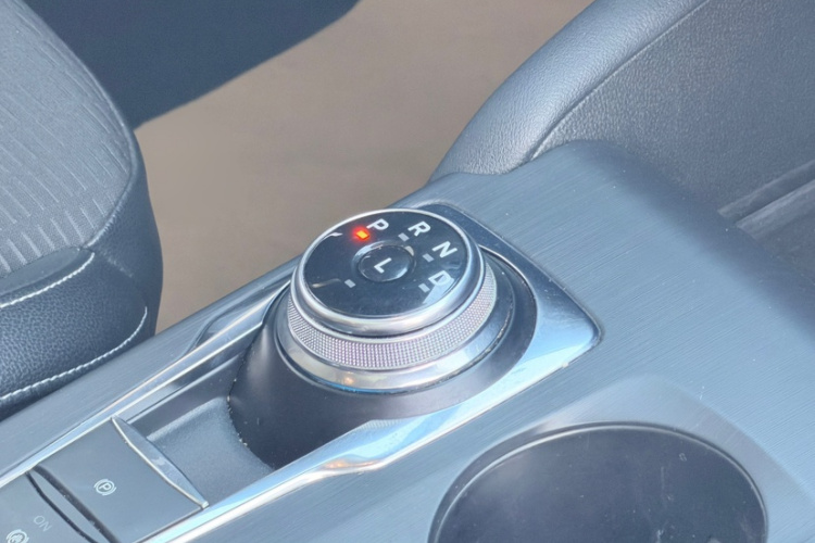 福特 福克斯 2021款 两厢 EcoBoost 180 自动锋潮型局部细节18