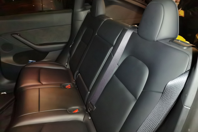 特斯拉 Model Y 2024款 后轮驱动版中控内饰21