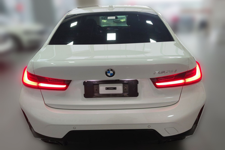 宝马3系 2025款 330Li M运动曜夜套装车身外观6