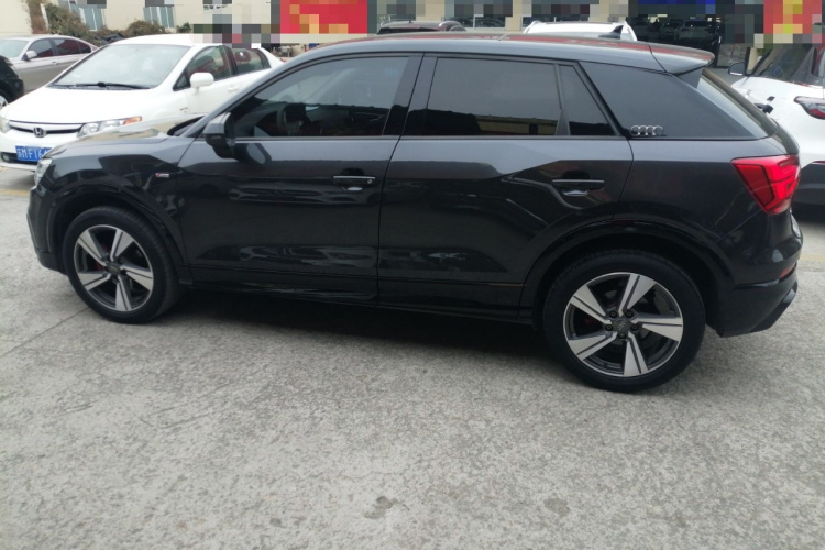 奥迪Q2L 2021款 35 TFSI 时尚动感型车身外观4