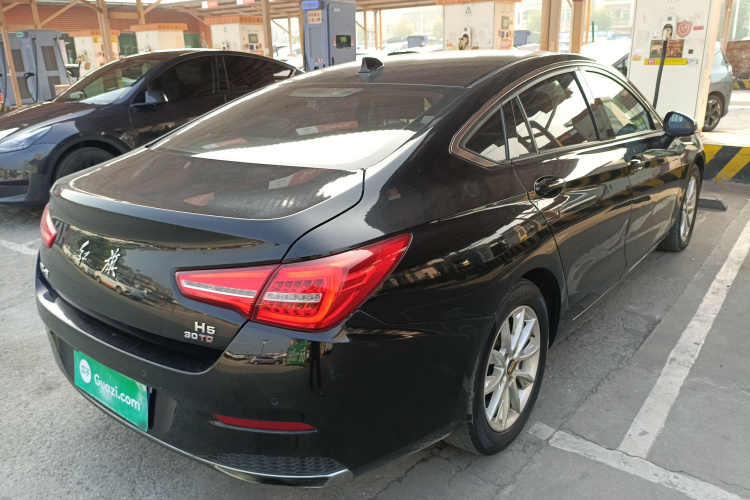 红旗H5 2019款 30TD 型动版车身外观7