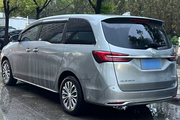 别克GL8 2023款 陆上公务舱 智慧尊贵型车身外观6002