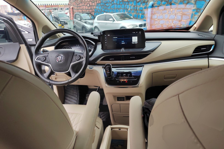 别克GL8 2023款 改款 陆上公务舱 豪华型中控内饰12