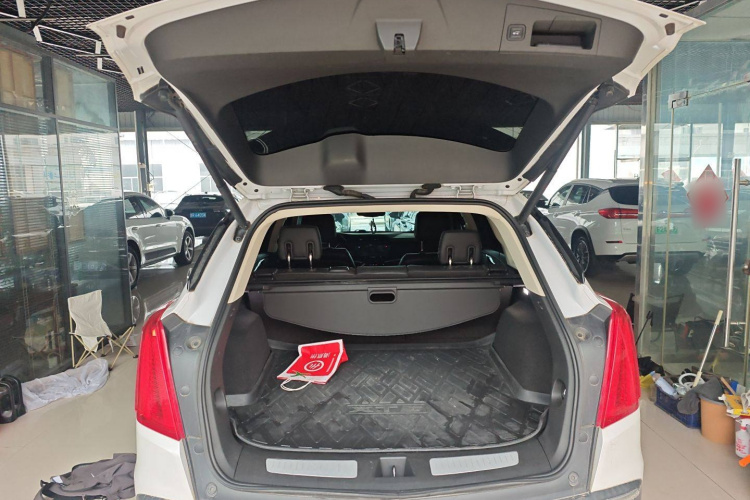 凯迪拉克XT5 2018款 25T 豪华型机舱底盘23