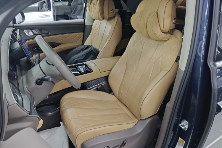 腾势D9 2022款 DM-i 970 四驱旗舰型局部细节19