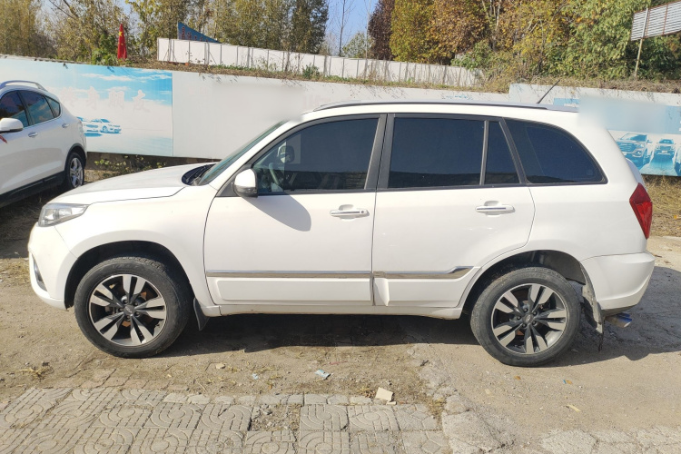 奇瑞 瑞虎3 2016款 1.6L 手动智尚版车身外观4