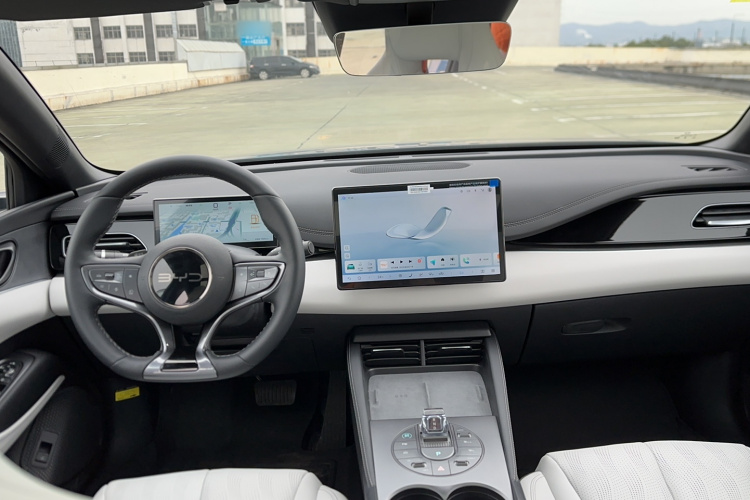 比亚迪 海豹06新能源 2025款 DM-i 智驾版 120KM尊享型中控内饰7004