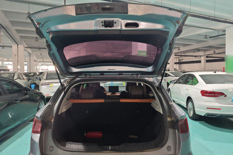 比亚迪e2 2021款 豪华型机舱底盘23