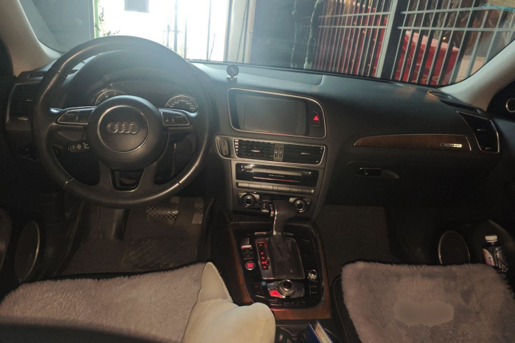 奥迪Q5 2013款 40 TFSI 舒适型中控内饰12