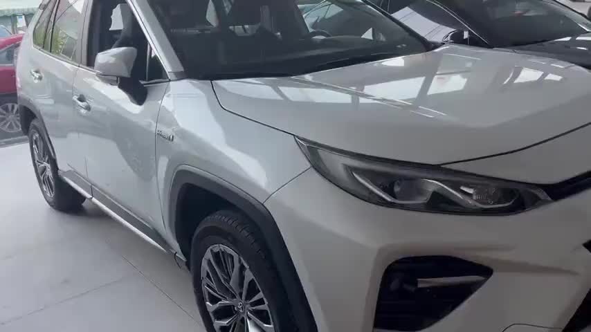 丰田 威兰达 2023款 双擎 2.5L E-CVT四驱尊贵版实拍1