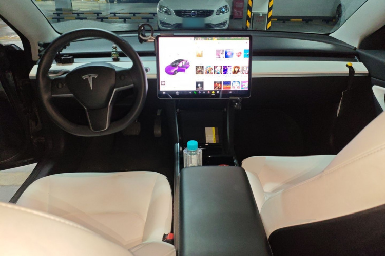 特斯拉 Model 3 2020款 标准续航后驱升级版中控内饰12