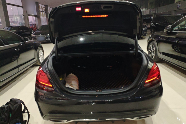 奔驰C级 2021款 C 260 L 运动版机舱底盘23