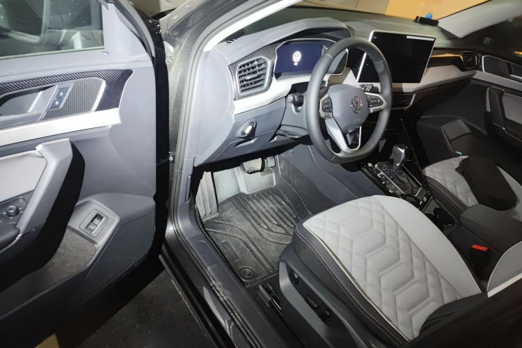 大众 探岳 2026款 3000万辆甄选款 300TSI中控内饰7003