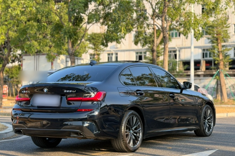 宝马3系 2021款 改款 325Li M运动曜夜套装车身外观6006