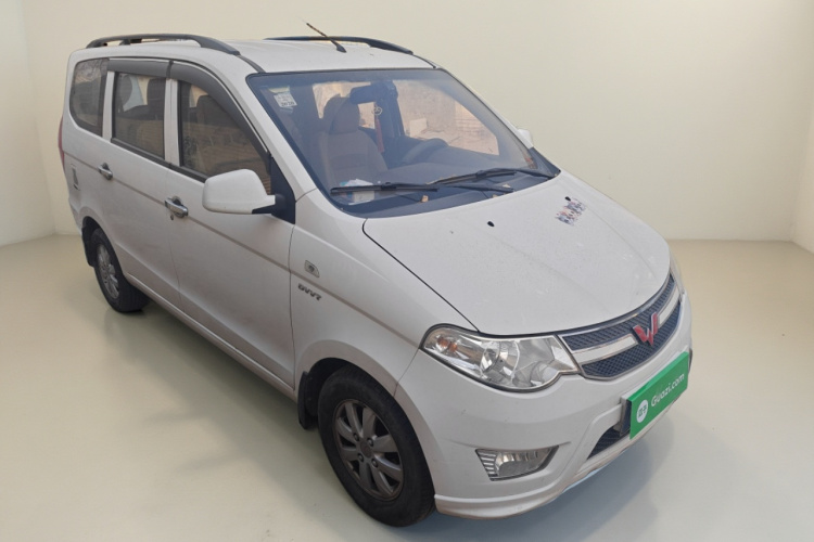 五菱汽车 五菱宏光 2016款 1.5L S舒适型车身外观3