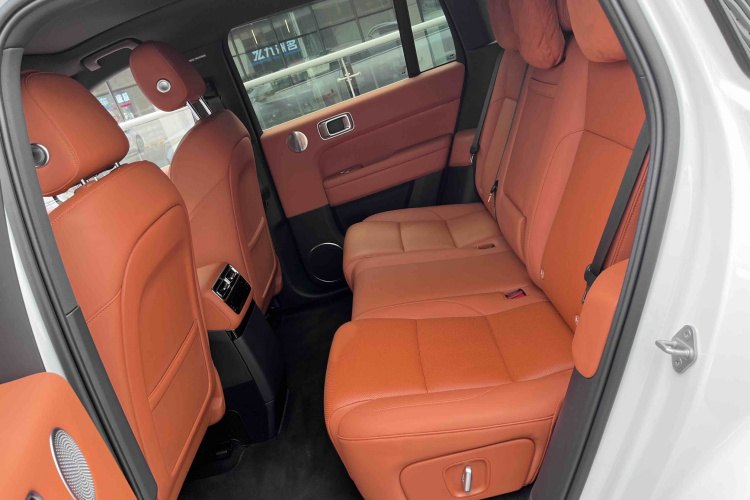 理想汽车 理想L6 2024款 Max中控内饰7010