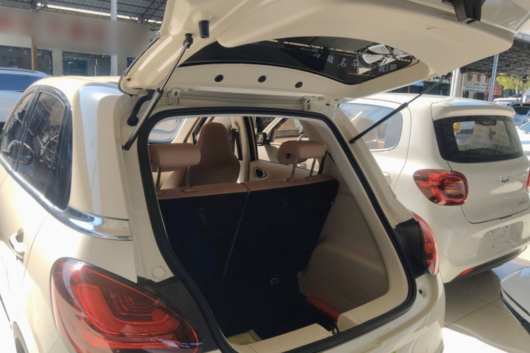 五菱汽车 五菱缤果 2025款 333km 灵犀互联款机舱底盘23