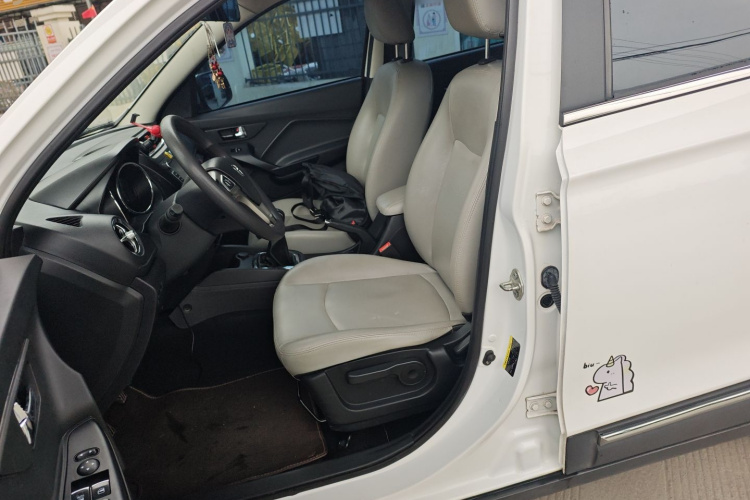 北汽幻速S3 2017款 1.5L 手动豪华型中控内饰19