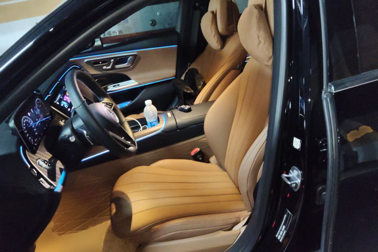 奔驰E级 2025款 E 300 L 时尚型中控内饰19