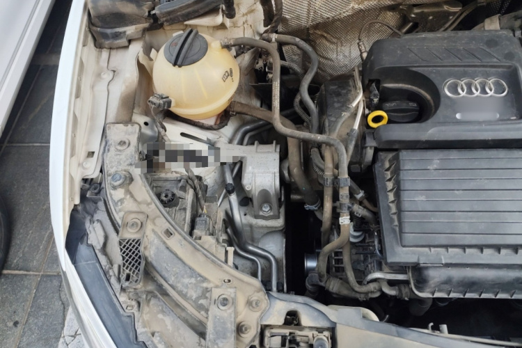 奥迪Q3 2018款 30周年年型 30 TFSI 时尚型局部细节9006