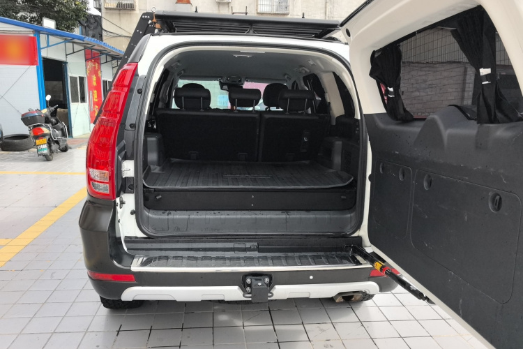 哈弗H9 2022款 2.0T 汽油四驱精英型 5座机舱底盘23