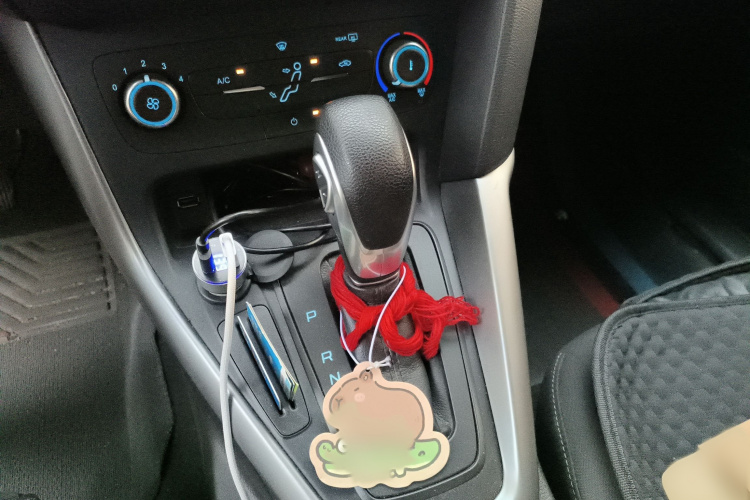 福特 福克斯 2018款 两厢经典 1.6L 自动舒适型智行版局部细节18