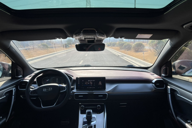 吉利汽车 缤越 2019款 运动款 260T DCT Battle 国V中控内饰7002