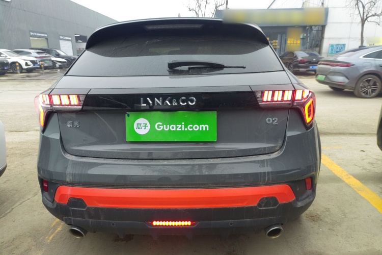 领克02 2020款 1.5T DCT两驱耀Pro版车身外观6