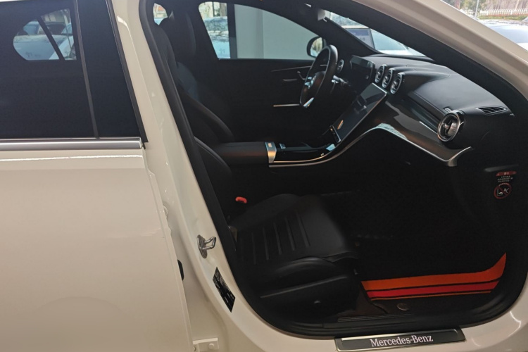 奔驰C级 2022款 改款 C 260 L 运动版局部细节41