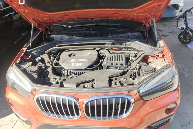 宝马X1 2018款 sDrive18Li 时尚型机舱底盘24