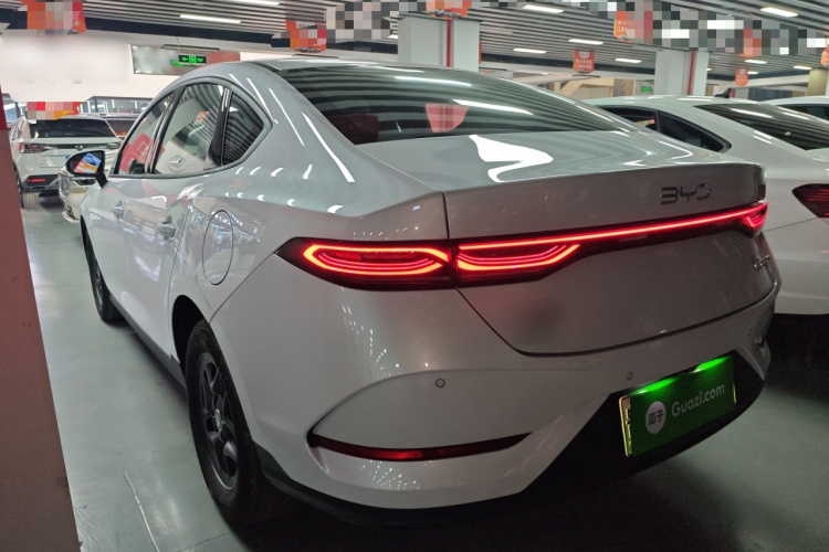 比亚迪 秦PLUS 2025款 DM-i 智驾版 55KM领先型车身外观4