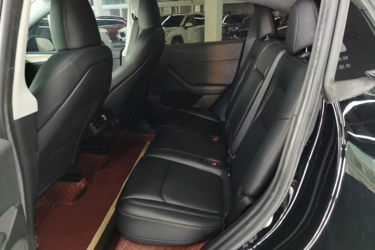 特斯拉 Model Y 2022款 改款 后轮驱动版中控内饰21