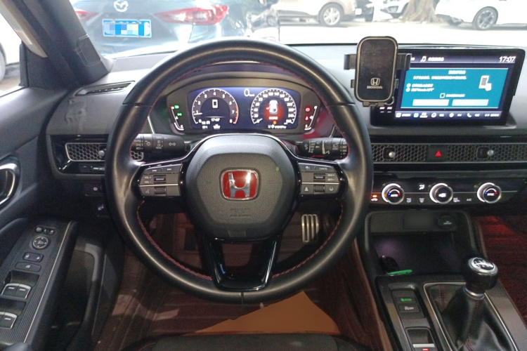 本田 思域 2023款 HATCHBACK 240TURBO 手动极劲版中控内饰13
