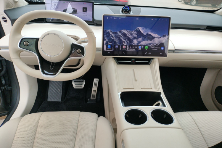 鸿蒙智行 智界R7 2024款 纯电 667km Pro中控内饰7002