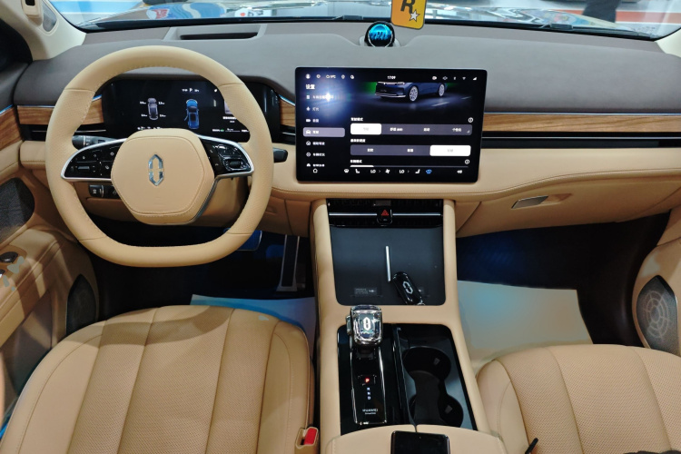 鸿蒙智行 问界M7 2024款 1.5T 智驾四驱Ultra版 5座中控内饰7002