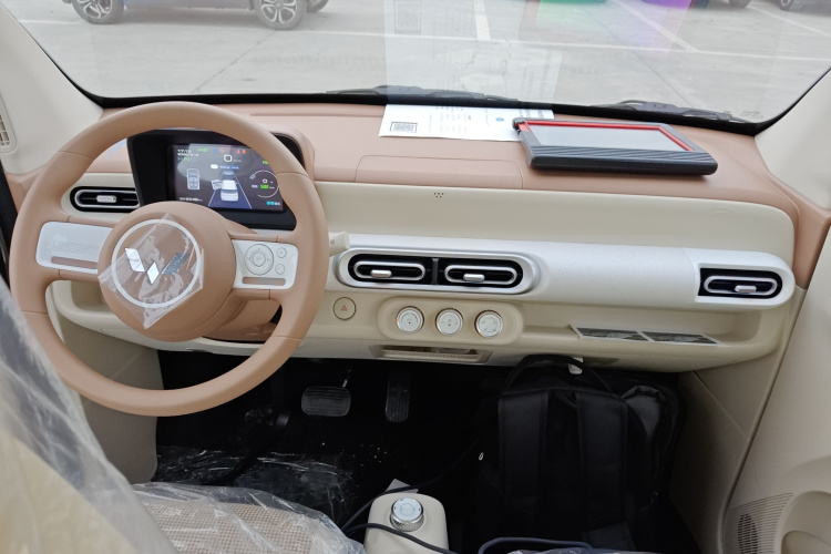 五菱汽车 宏光MINIEV 2024款 第三代 215km 青春版中控内饰12