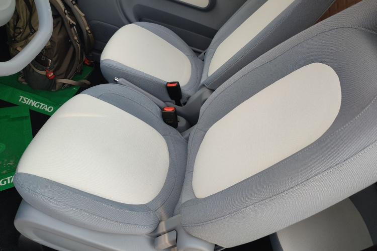 奔腾小马 2025款 222km 灵动马中控内饰19