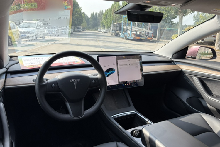 特斯拉 Model 3 2021款 标准续航后驱升级版中控内饰7003