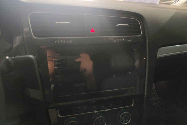 大众 高尔夫 2020款 挚爱版 280TSI DSG舒适型局部细节9010