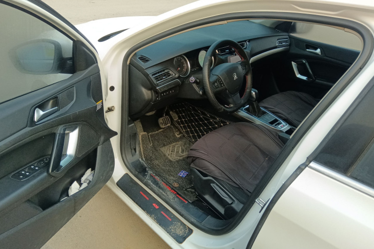 标致408 2018款 350THP 自动豪华版中控内饰20