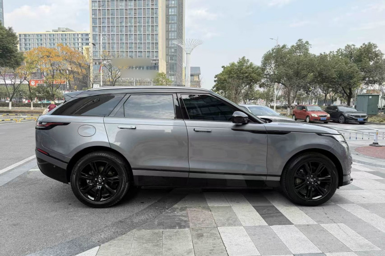 路虎 揽胜星脉 2021款 P250 熠黑珍藏版车身外观6005