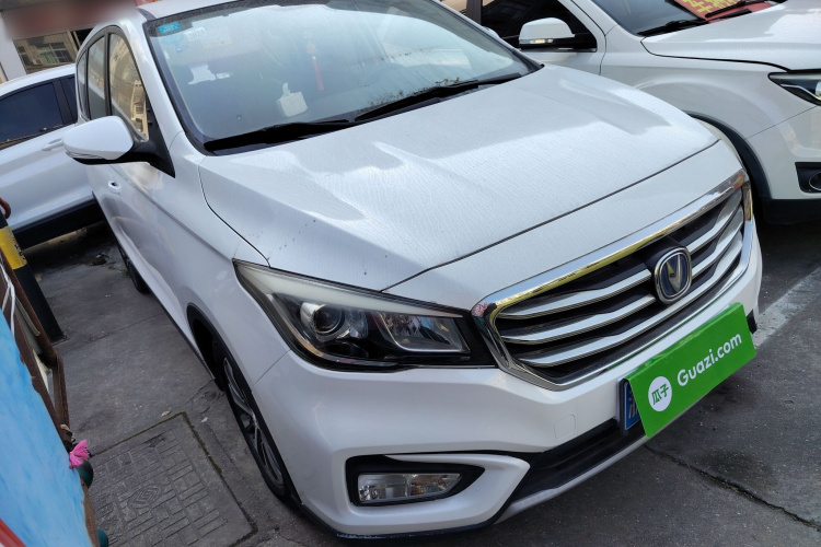 长安 凌轩 2017款 1.6L 手动幸福型车身外观3