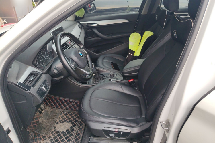 宝马X1 2018款 sDrive18Li 时尚型中控内饰19