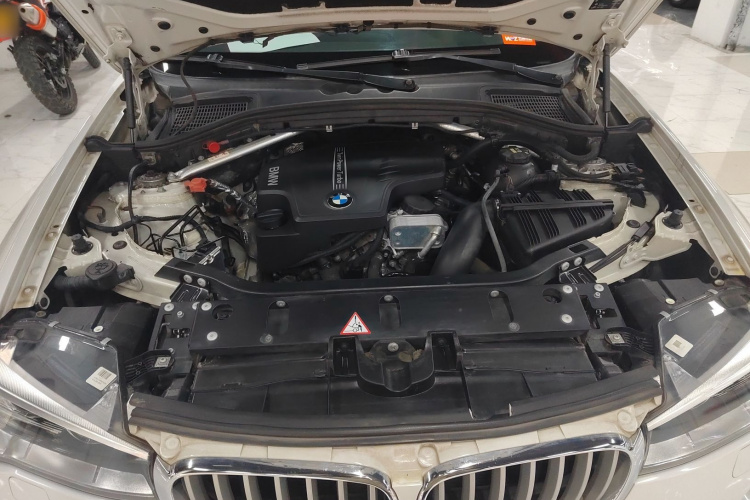 宝马X3(进口) 2014款 xDrive20i X设计套装机舱底盘24