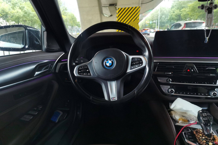 宝马5系新能源 2022款 改款二 535Le 先锋版M运动套装局部细节13