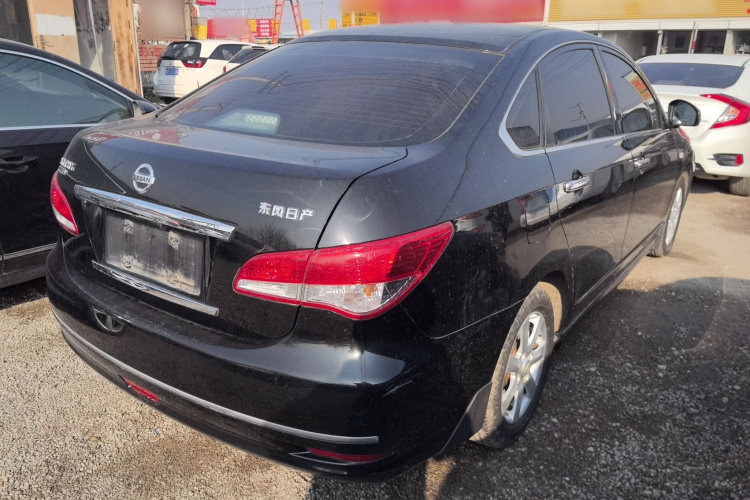 日产 轩逸 2018款 经典 1.6XE 手动舒适版车身外观7