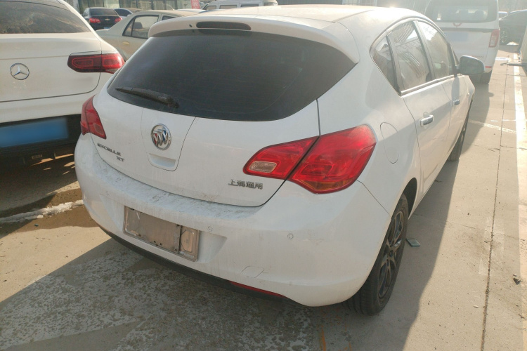 别克 英朗 2014款 XT 1.6L 自动时尚版车身外观7