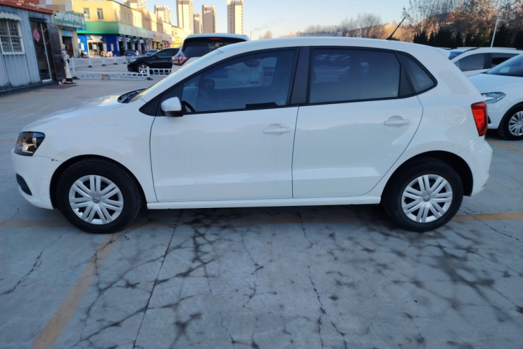 大众 Polo 2016款 1.4L 手动风尚型车身外观4