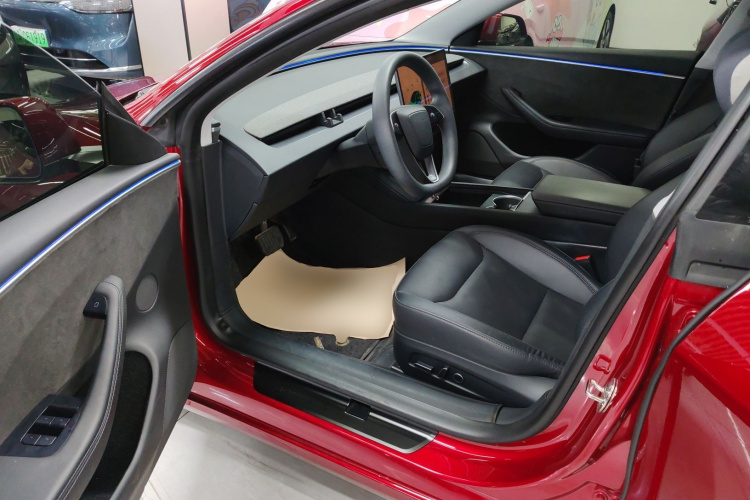 特斯拉 Model 3 2023款 长续航全轮驱动版中控内饰20