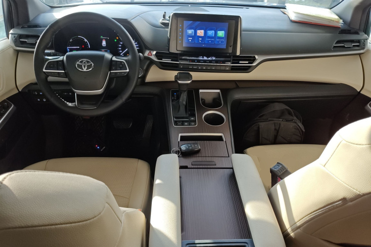 丰田 赛那SIENNA 2021款 2.5L混动 豪华版中控内饰12